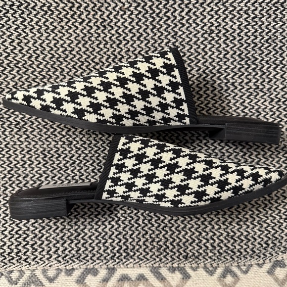 Steve Madden Black and White Houndstooth Mules - Picture 7 of 10